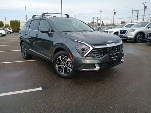 Used 2025 Kia Sportage EX image 3