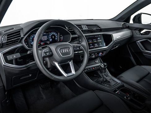 Used 2025 Audi Q3 2.0T Premium w/ Convenience Package AWD/4WD image 8