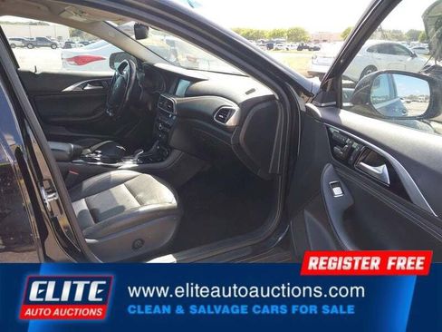 Used 2018 INFINITI QX30 FWD image 9