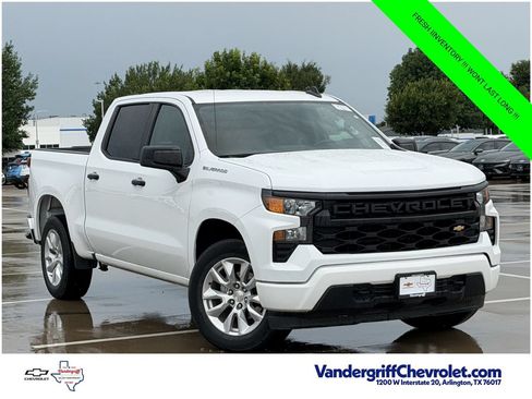 Used 2024 Chevrolet Silverado 1500 Custom RWD image 2