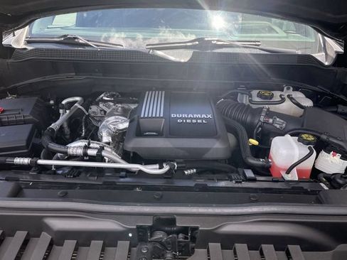 Used 2022 Chevrolet Silverado 1500 High Country w/ High Country Premium Package AWD/4WD image 25