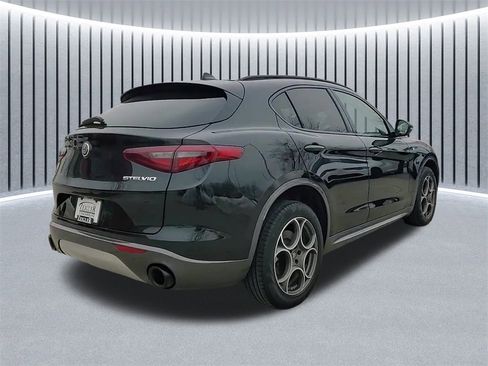 Used 2023 Alfa Romeo Stelvio Ti image 3