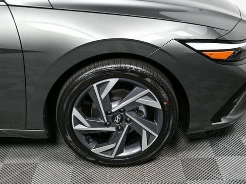 New 2026 Hyundai Elantra Limited image 15