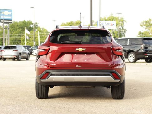 Used 2024 Chevrolet Trax LT w/ Driver Confidence Package FWD image 6