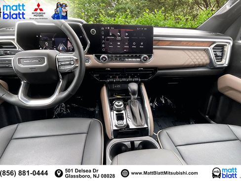 Used 2024 GMC Canyon Denali image 17