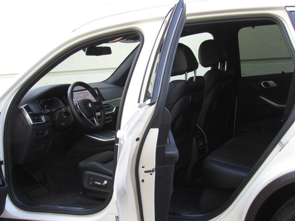 Used 2023 BMW X5 xDrive45e w/ Executive Package AWD/4WD image 15