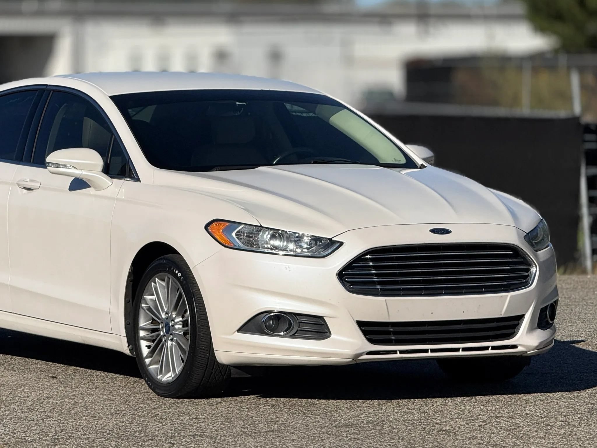 Used 2014 Ford Fusion SE w/ Equipment Group 202A FWD image 15