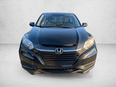 Used 2017 Honda HR-V LX image 2
