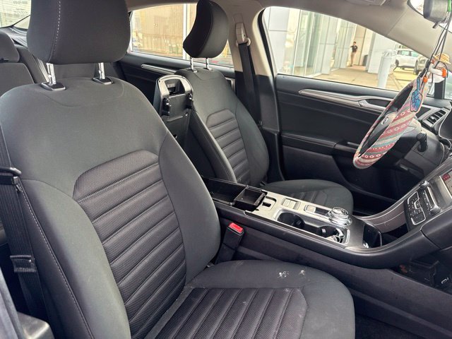 Used 2017 Ford Fusion SE w/ Fusion SE Technology Package FWD image 21