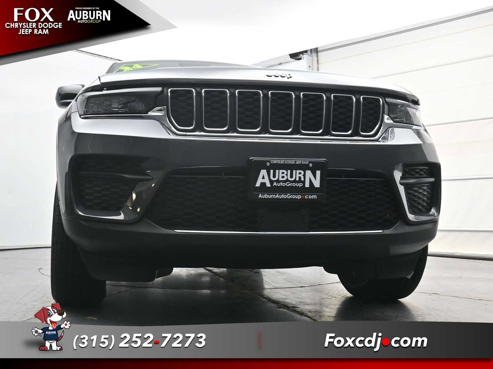 Used 2024 Jeep Grand Cherokee Laredo X w/ Luxury Tech Group I AWD/4WD image 21
