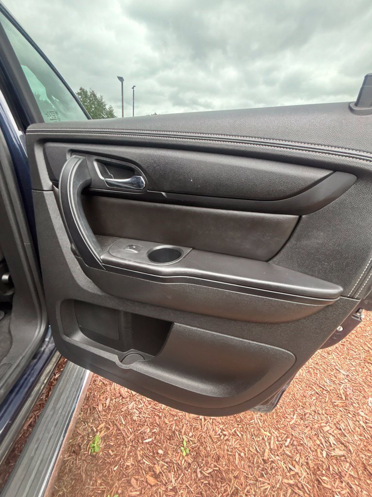 Used 2015 Chevrolet Traverse LT w/ Style and Technology Package AWD/4WD image 19