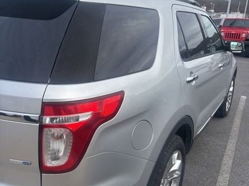 Used 2013 Ford Explorer XLT image 70