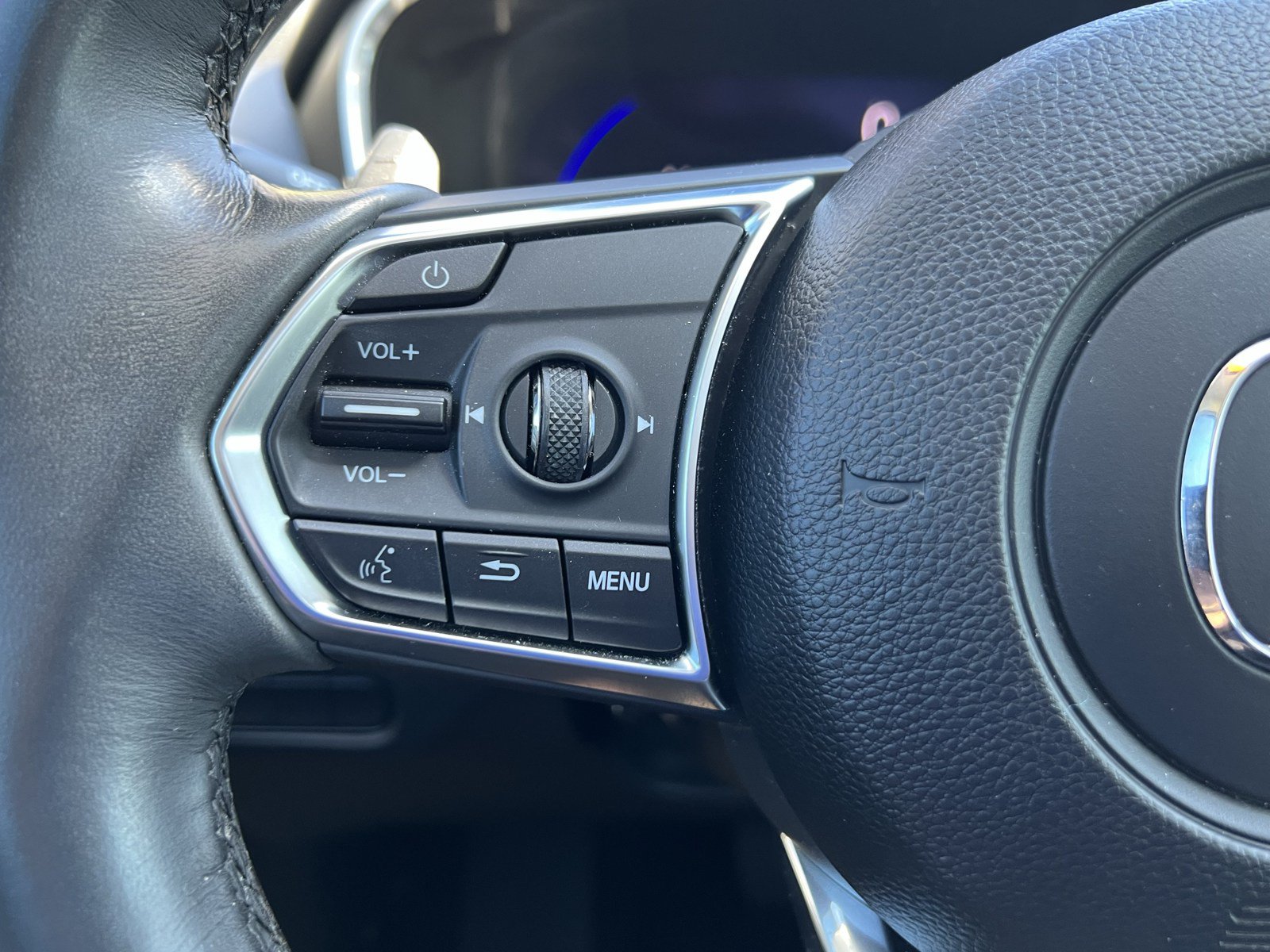 Certified 2025 Acura MDX w/ Technology Package FWD image 19