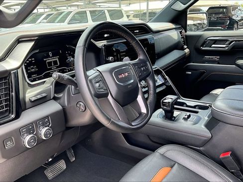 Used 2024 GMC Sierra 1500 AT4 w/ Technology Package AWD/4WD image 17