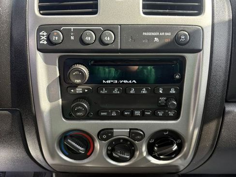 Used 2010 Chevrolet Colorado LT image 24