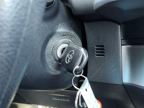 Used 2022 Toyota Tacoma SR image 21