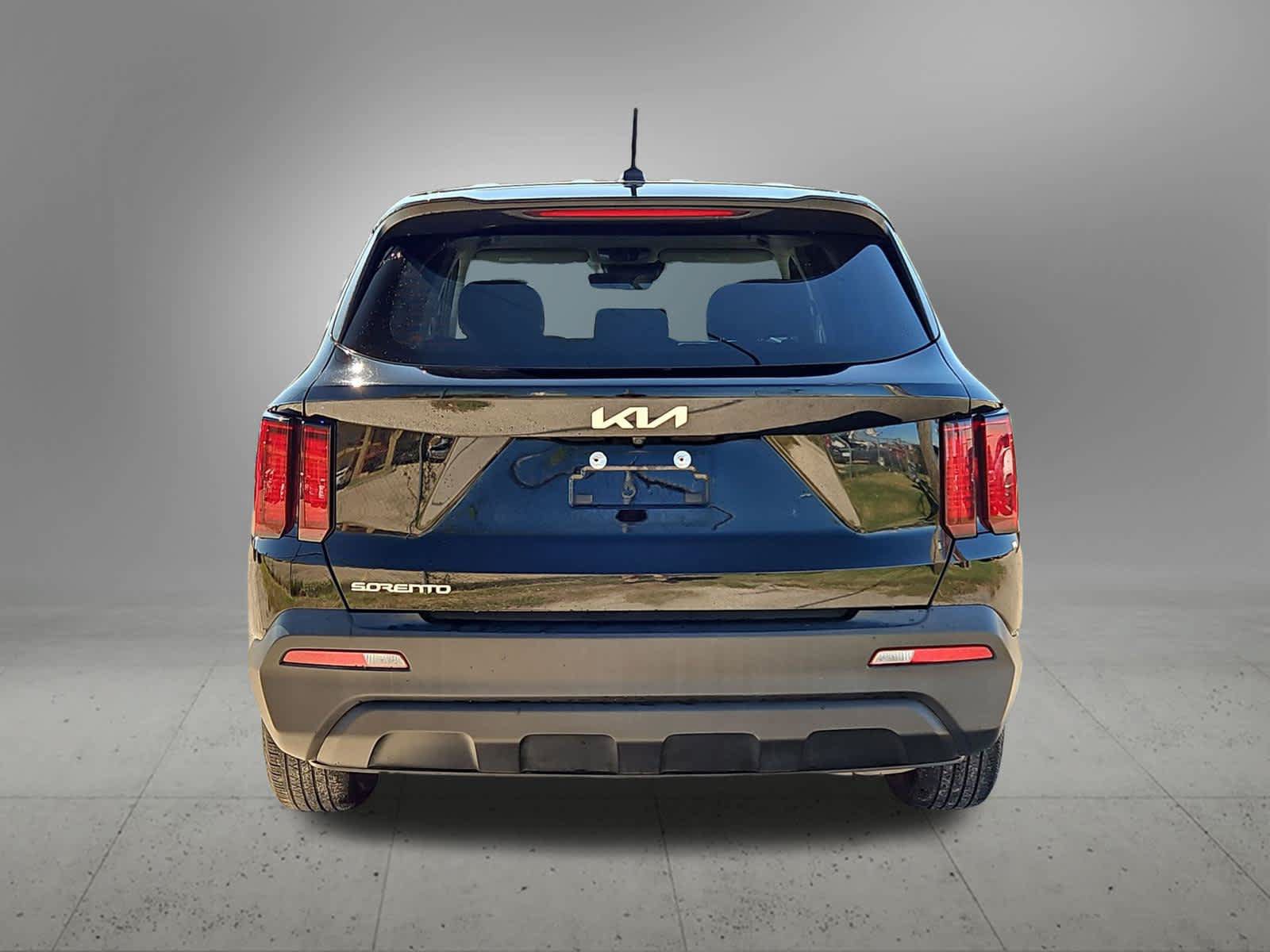 Used 2023 Kia Sorento LX FWD image 5