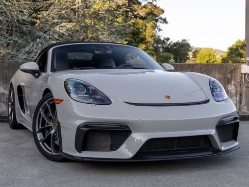 Used 2021 Porsche 718 Boxster Spyder RWD image 9