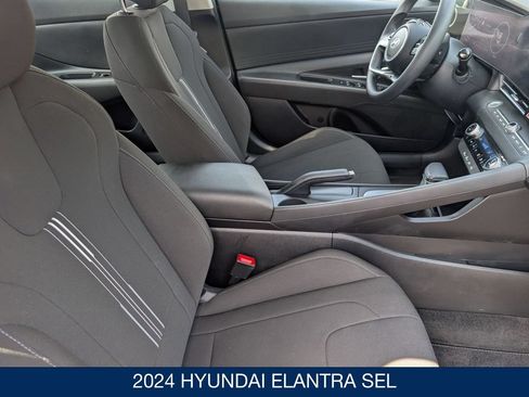 Certified 2024 Hyundai Elantra SEL FWD image 31
