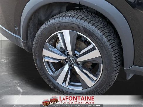 Used 2024 Nissan Rogue SL AWD/4WD image 28