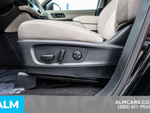 Used 2024 Nissan Pathfinder SV image 21