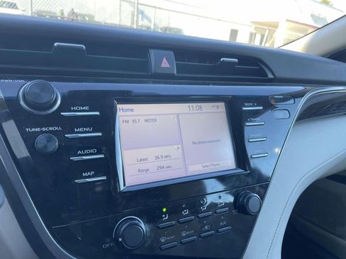 Used 2019 Toyota Camry LE image 36