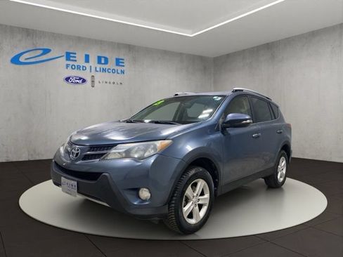 Used 2013 Toyota RAV4 XLE FWD image 5