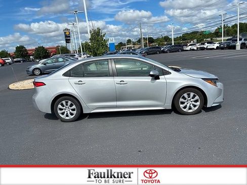 Used 2024 Toyota Corolla LE FWD image 5