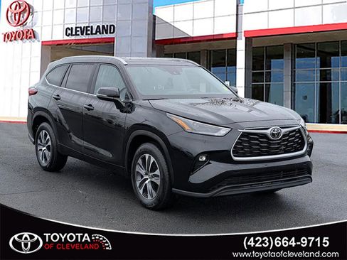 Used 2023 Toyota Highlander XLE image 1