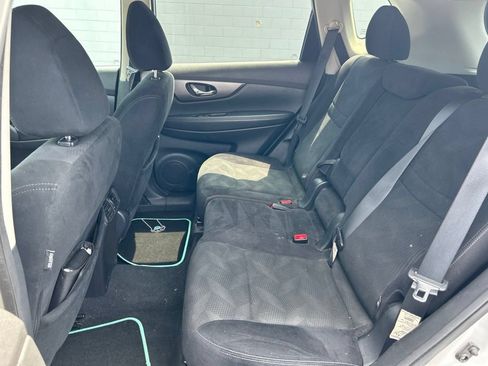 Used 2016 Nissan Rogue SV FWD image 9