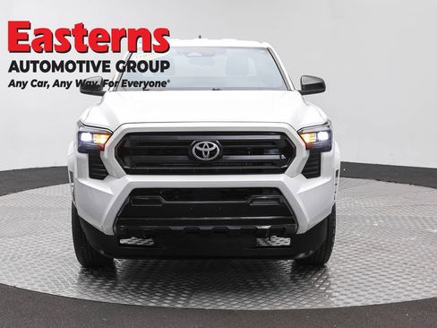 Used 2025 Toyota Tacoma SR RWD image 2