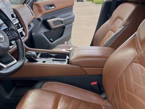 Used 2022 Nissan Pathfinder Platinum w/ Cargo Package image 13