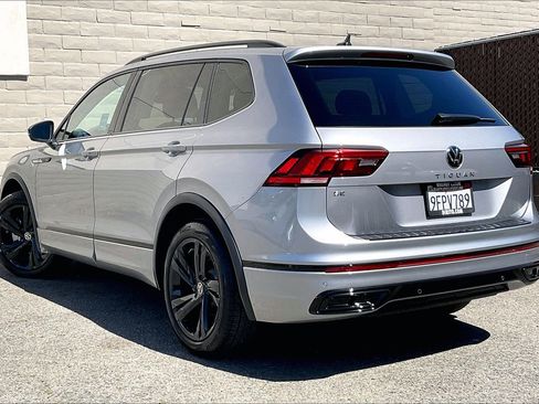 Certified 2023 Volkswagen Tiguan SE R-Line image 10
