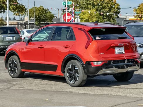 Used 2023 Kia Niro Wind w/ Wind Preserve Package image 6