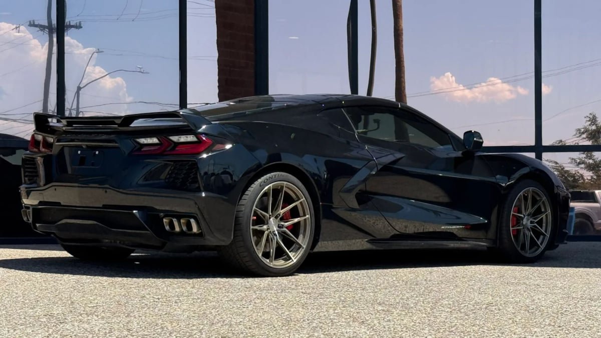 Used 2023 Chevrolet Corvette Stingray Preferred Cpe w/ Z51 Performance Package RWD image 10