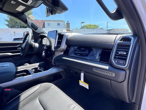 New 2026 RAM 1500 Laramie AWD/4WD image 15