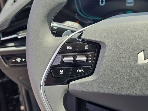 New 2026 Kia Niro EX FWD image 32