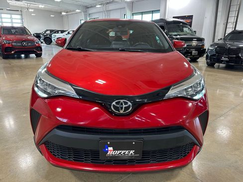 Used 2020 Toyota C-HR XLE image 2