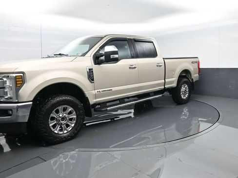 Used 2018 Ford F250 Lariat w/ Lariat Ultimate Package AWD/4WD image 2