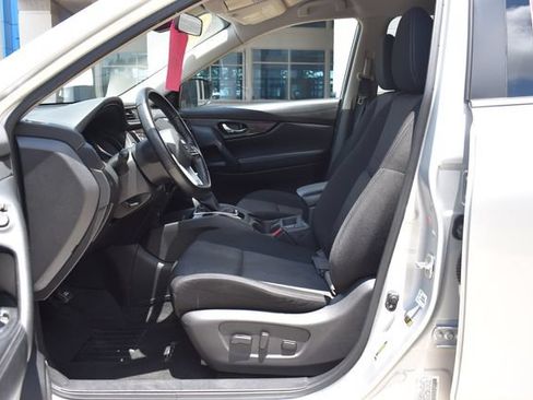 Used 2020 Nissan Rogue SV AWD/4WD image 16