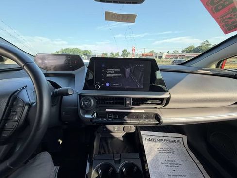 Used 2024 Toyota Prius LE FWD image 24