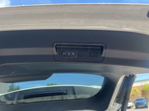 Used 2023 Ford Explorer XLT w/ Equipment Group 202A AWD/4WD image 15