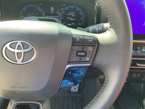 Used 2025 Toyota Camry XSE w/ Premium Plus Package image 29