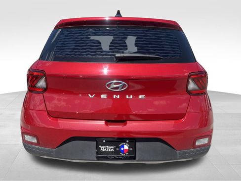 Used 2021 Hyundai Venue SE FWD image 6