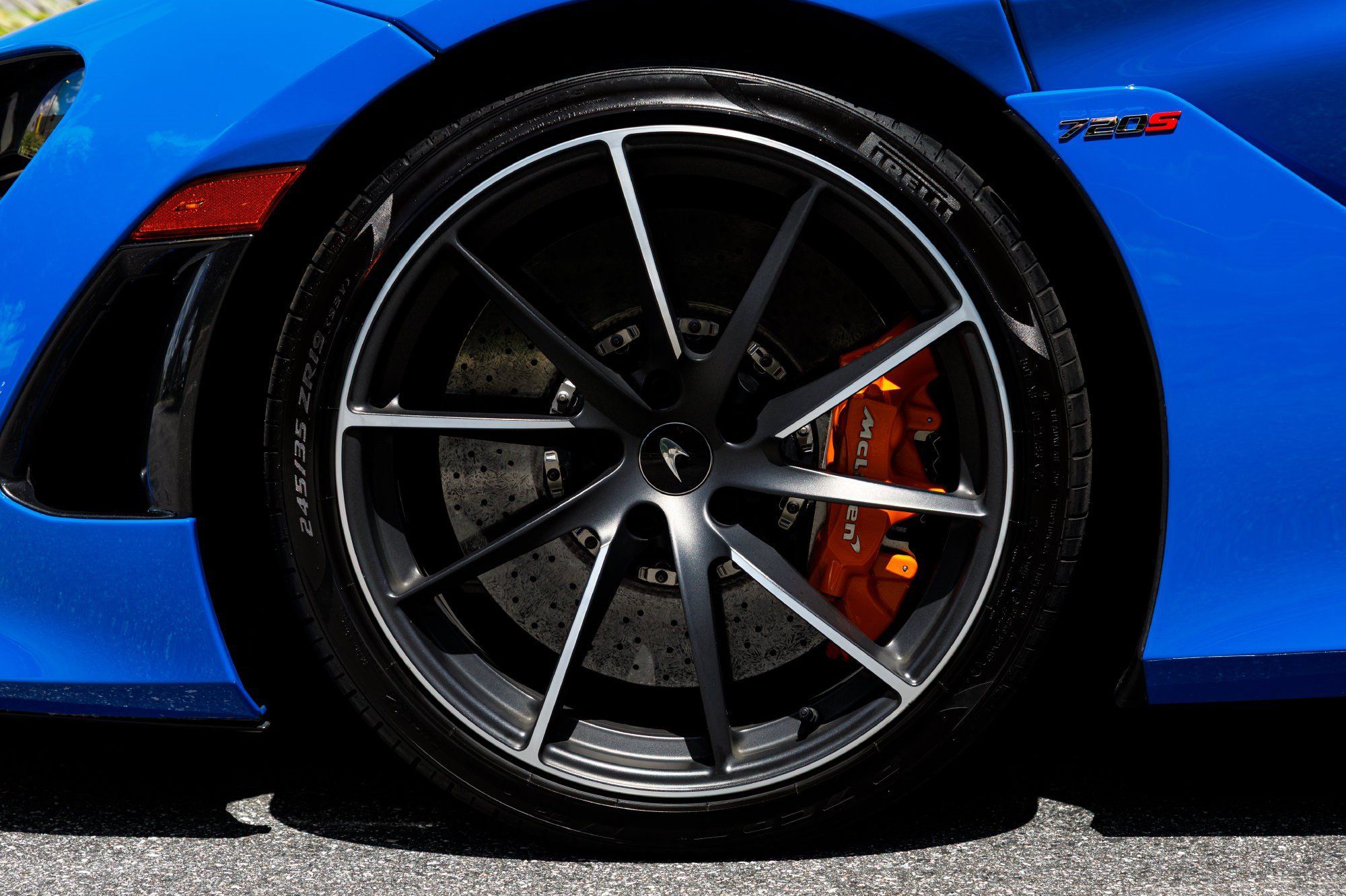 Used 2019 McLaren 720S Luxury RWD image 22