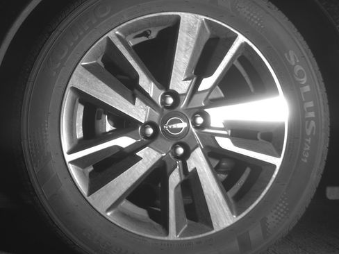 Used 2025 Nissan Versa SV image 12