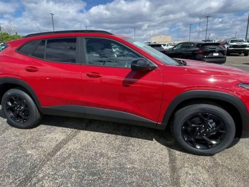 New 2026 Chevrolet Trax LT w/ Driver Confidence Package FWD image 3