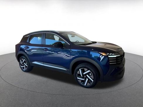 Used 2026 Nissan Kicks SV w/ Cold Weather Package FWD image 2