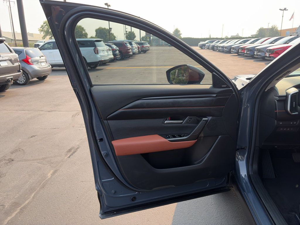 Used 2025 MAZDA CX-50 Meridian Edition w/ Apex Package AWD/4WD image 10