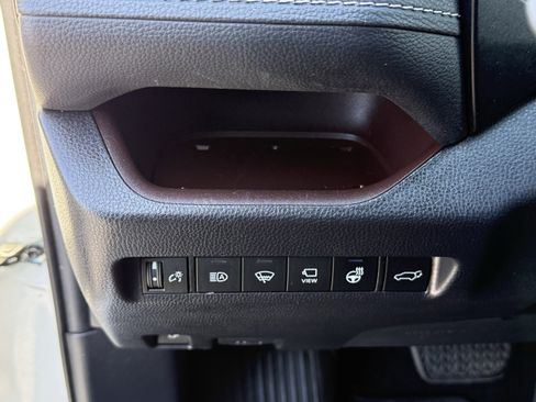 Used 2021 Toyota RAV4 Limited AWD/4WD image 24